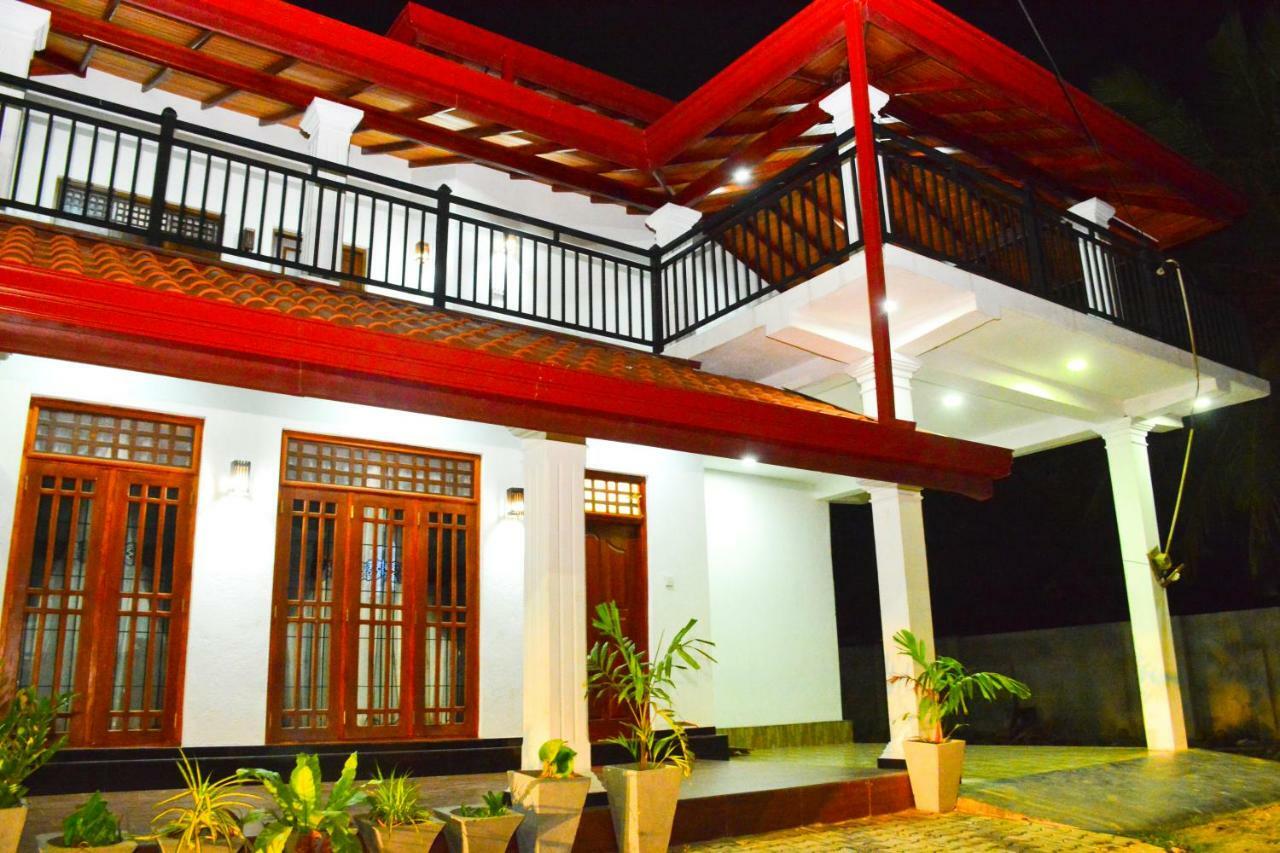 Brisa Marina Hotel Negombo Exterior photo